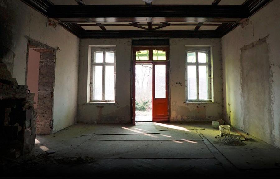 An abandoned house